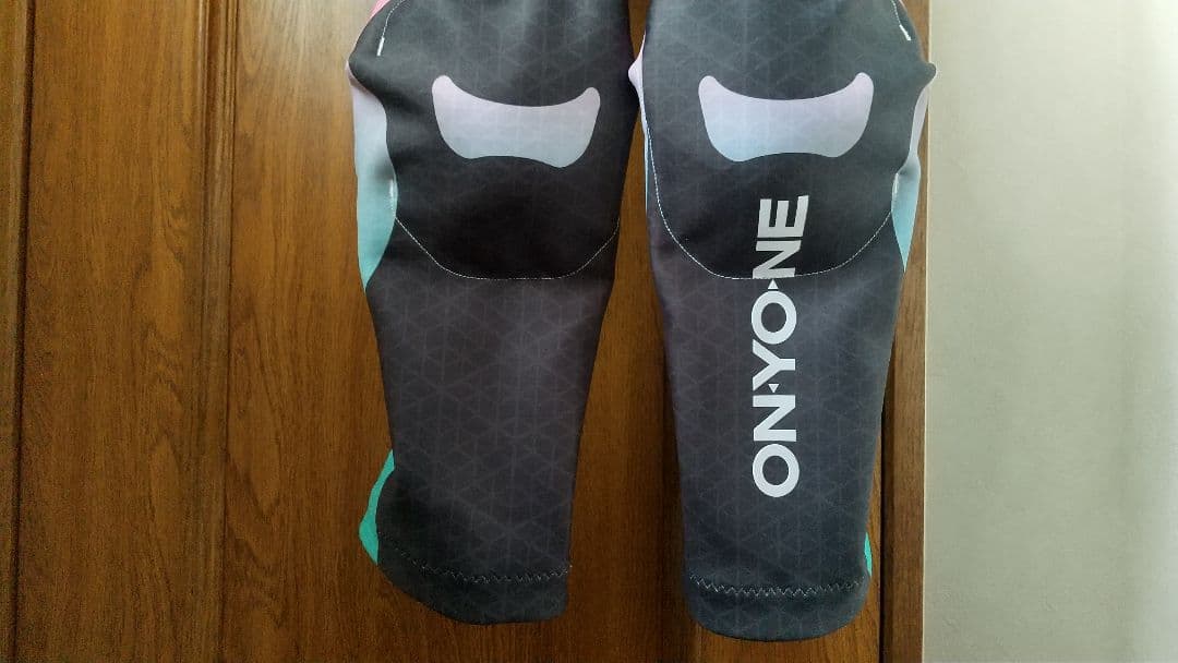 未使用 現行モデル オンヨネ スキー レーシングワンピース FISルール対応