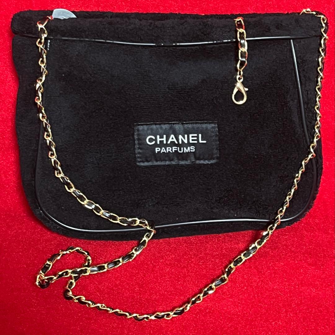[CHANEL PARFUMS]ノベルティ ムートン風パイル地 もこもこポーチ