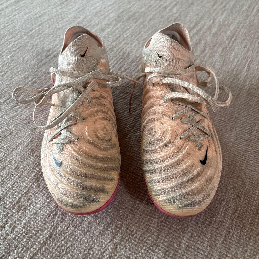 Nike Phantom サッカーシューズ ベージュ/ピンク
