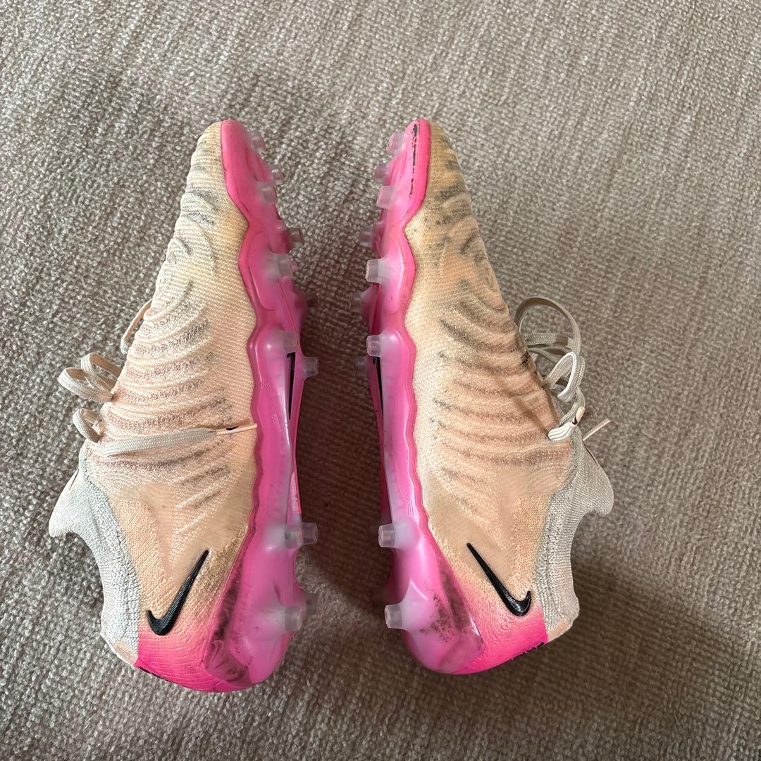 Nike Phantom サッカーシューズ ベージュ/ピンク