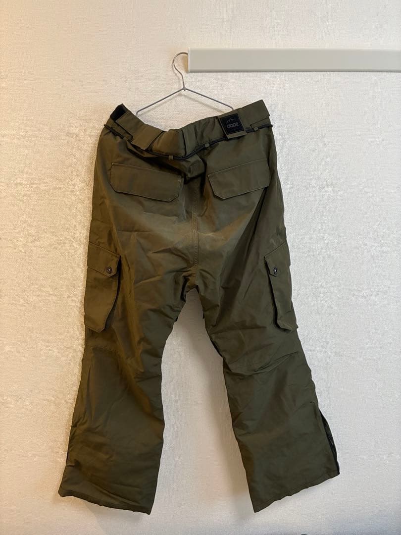 カーゴスタイルスノーボードパンツ オリーブグリーン