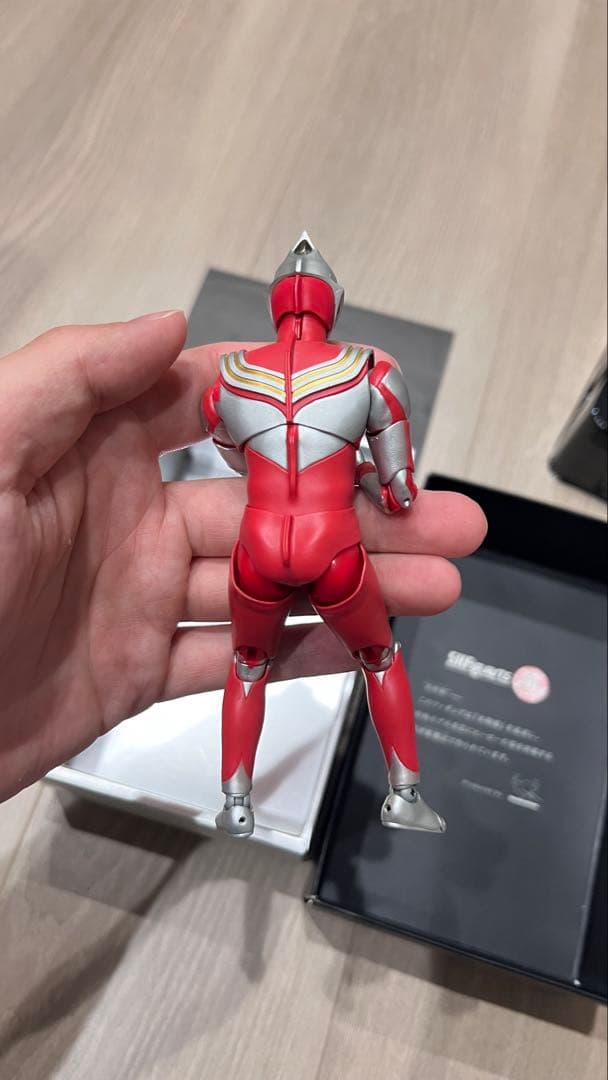 S.H.Figuarts (真骨彫製法) ウルトラマンティガ パワータイプ