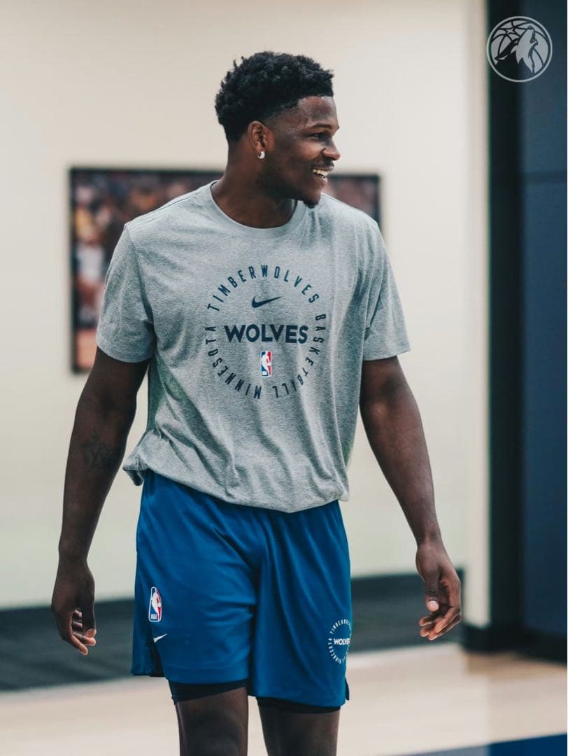 ナイキウルブズ NBA25シーズン選手支給品プラクティスロングシャツMサイズ灰色