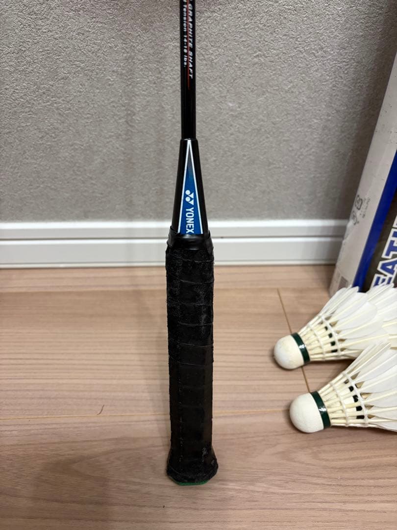 YONEX / BRIDGESTONE バドミントンラケット3本羽12個付き