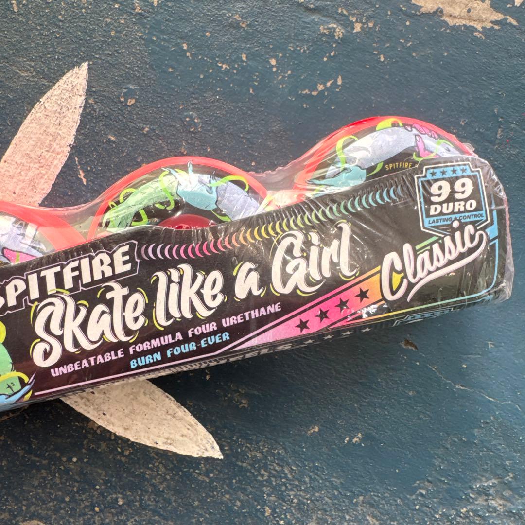 Spitfireフォーマル4Skate Like a Girl クラシック