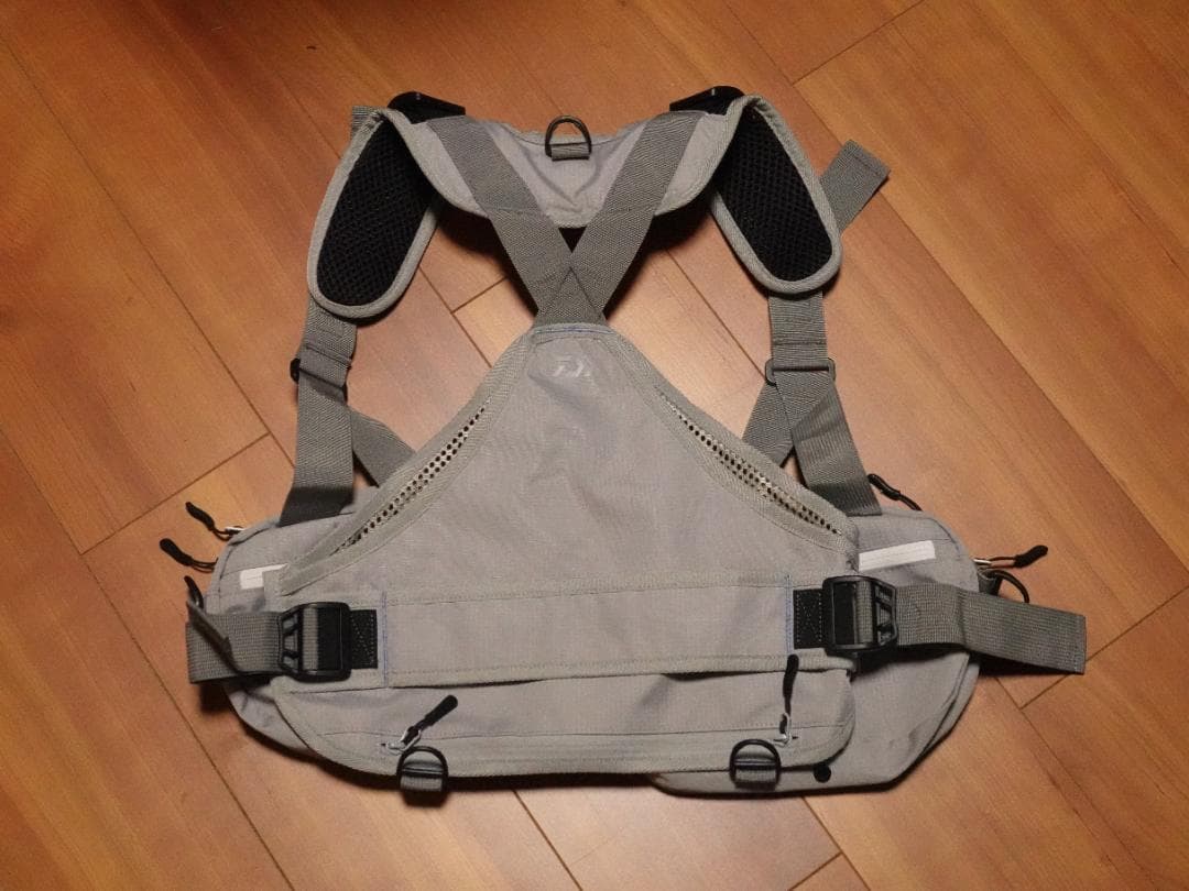 ダイワ　フィッシングベスト　DV-3522 　ミラージュグレーF中古