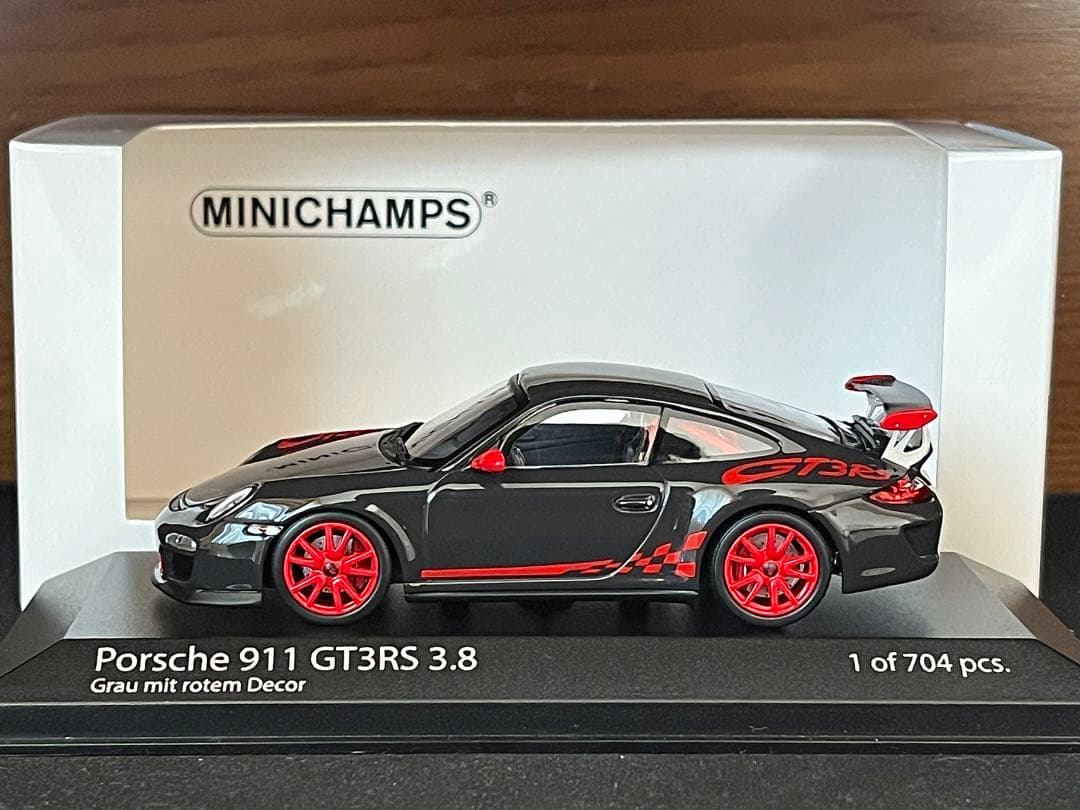 1/43 ミニチャンプス ポルシェ 911 997.2 GT3RS グレー