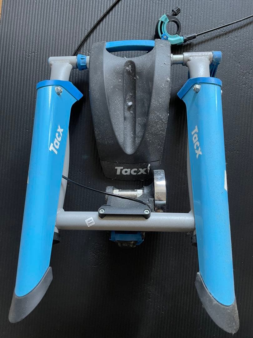 TACX 『Satori Smart』　ローラー台　ライトブルー