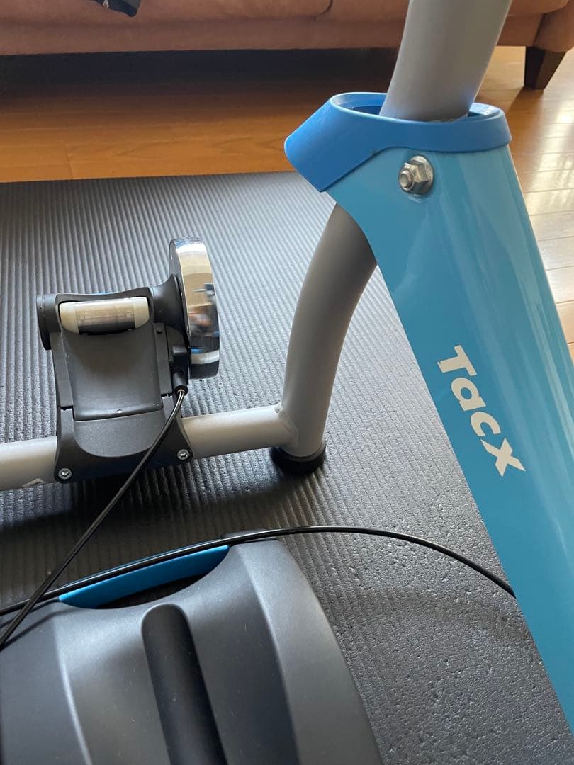 TACX 『Satori Smart』　ローラー台　ライトブルー