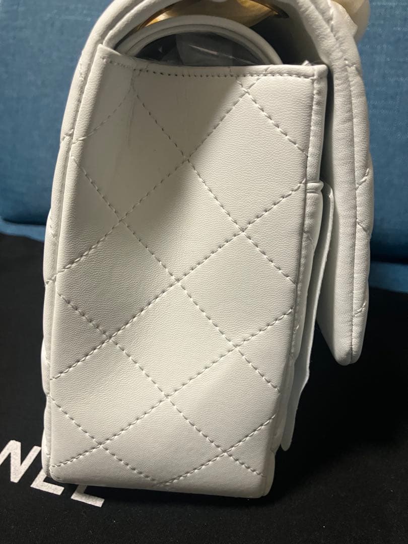 １点　CHANEL デカ　マトラッセ　ホワイト　ゴールド　ノベルティ　ショルダー