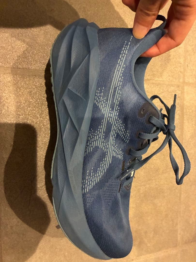 た*！様 ノバブラスト5 ブルーASICS ランニングシューズ　25.5