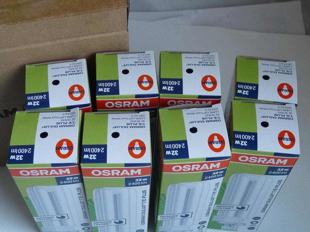 未使用　8こ OSRAM DULUX T/E PLUS 32W/840