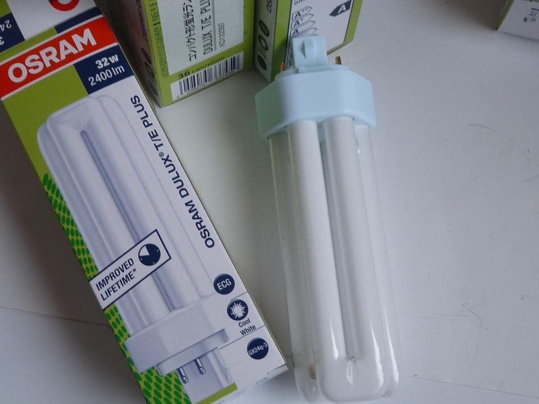 未使用　8こ OSRAM DULUX T/E PLUS 32W/840