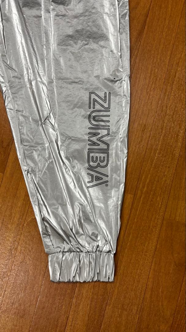 正規品❗️ZUMBA❗️シルバーパンツ❗️Lサイズ❗️