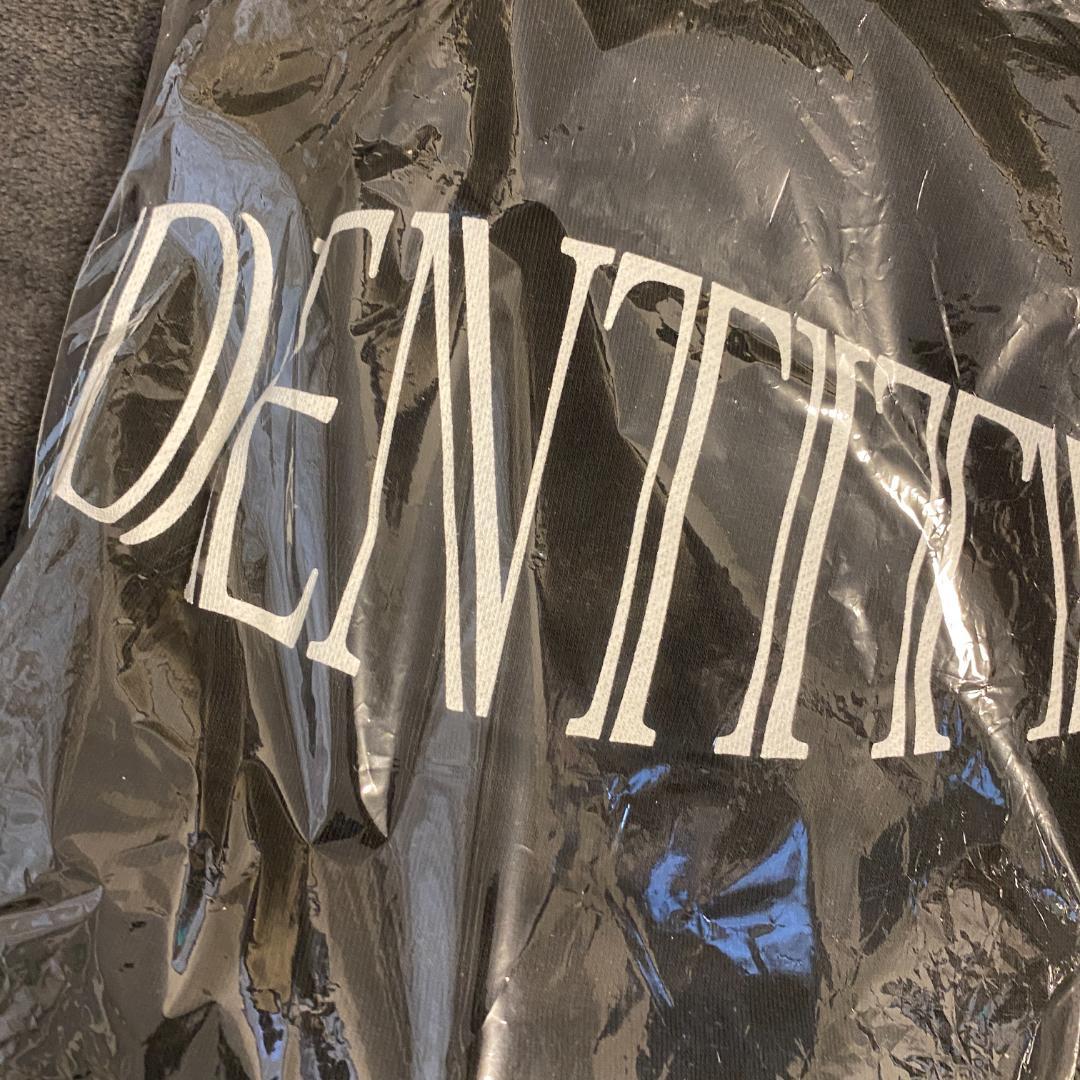 山本彩　identity パーカー