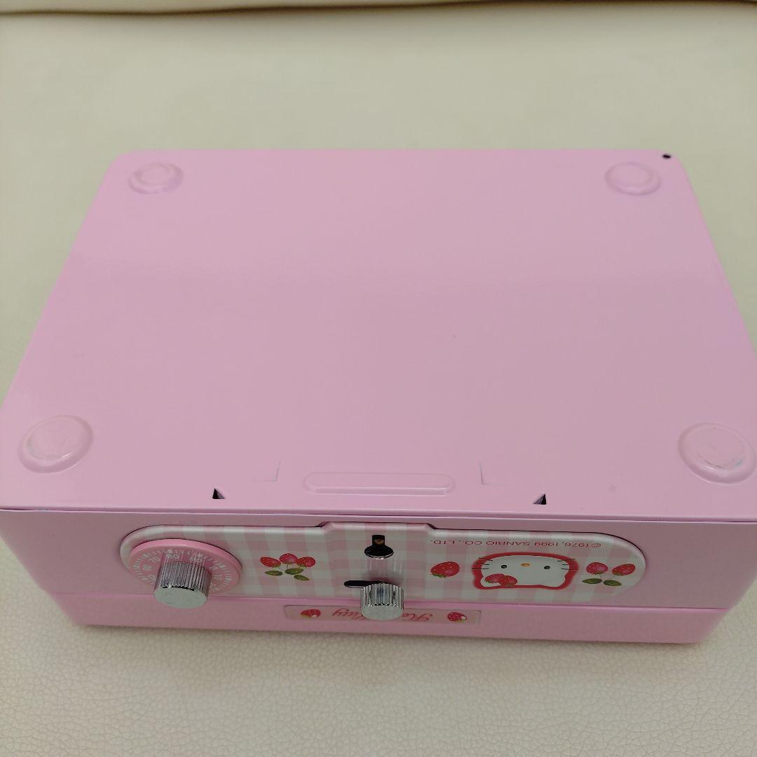 ハローキティ　レトロ手提げ金庫　ピンク