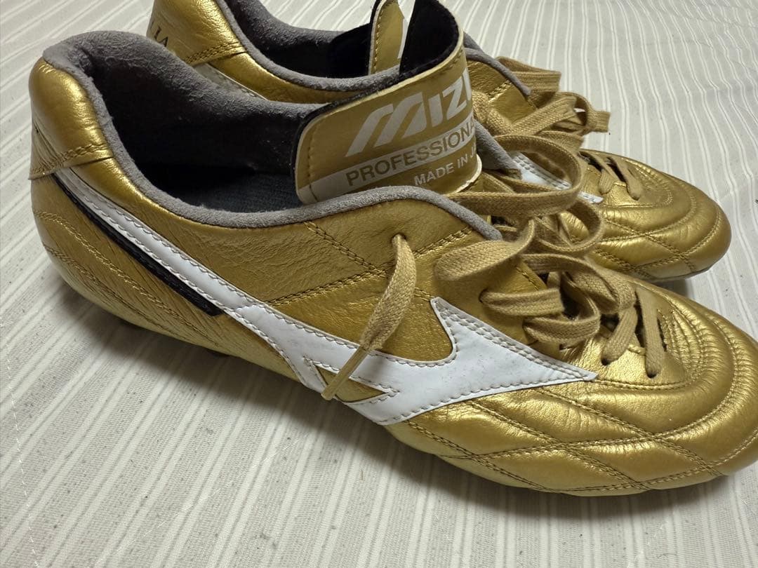 Mizuno PROFESSIONAL MODEL 金モレリア