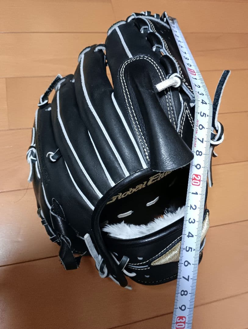 Global Elite 軟式グローブ 黒/白 ストライプ　限定モデル！！