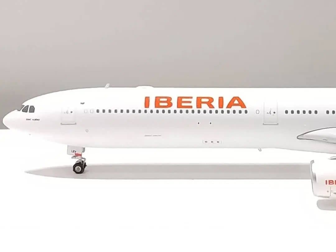 航空機・ヘリコプター Iberia Airbus A340-600 1/400