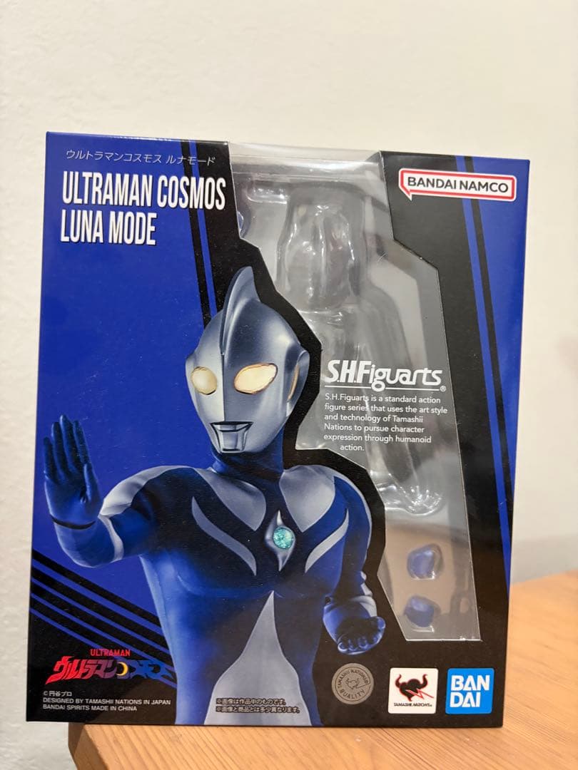 Shフィギュアーツウルトラマンコスモス