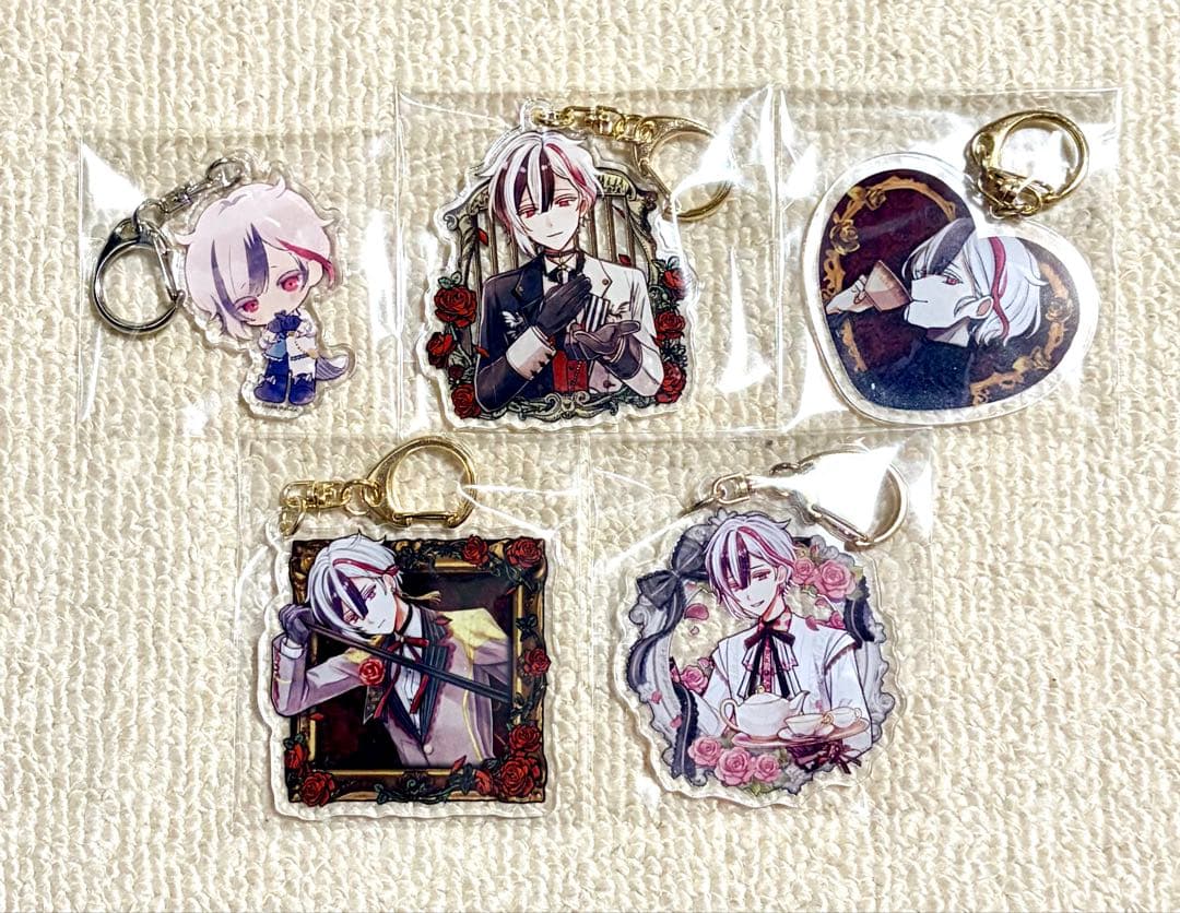 悪魔執事と黒い猫　ベリアン　缶バッジ　ぱしゃこれ　アクスタ等　まとめ売り