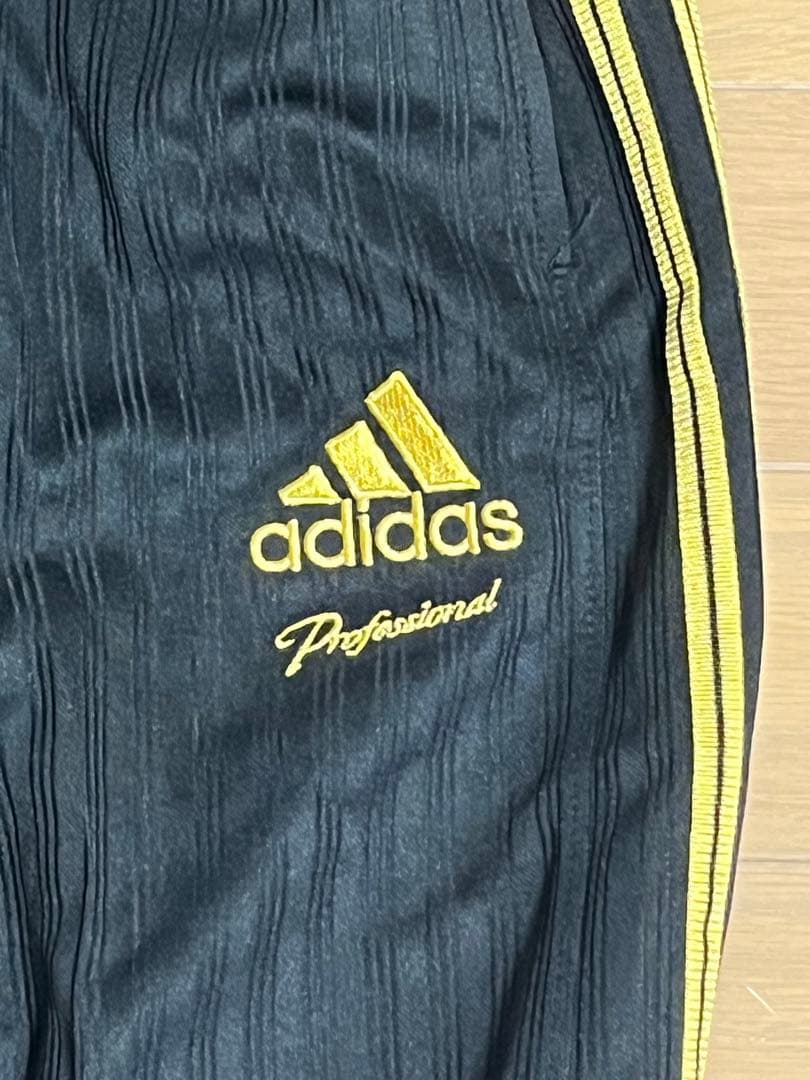 新品　アディダス プロフェッショナル　ジャージ上下セット ブラック／ゴールド　L