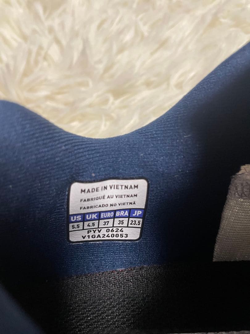 【値下げ】Mizuno 23.5 バレーボールシューズ ホワイト/ネイビー