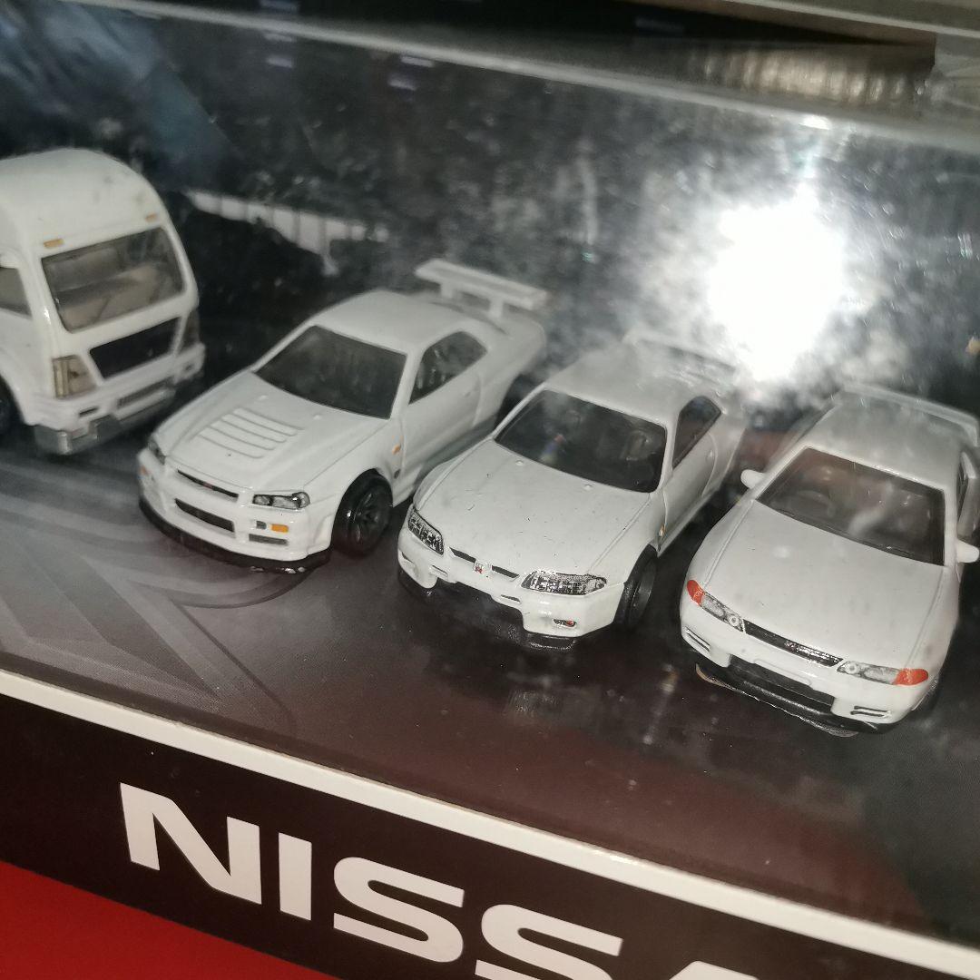 スカイライン　プレミアム　コレクターズ　ジェネレーションズ　白色　GT-R