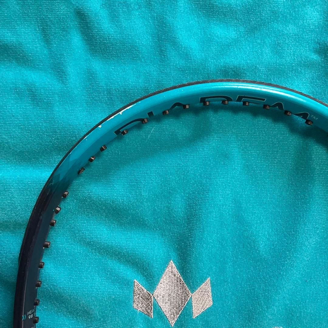 DIADEM ELEVATE 98テニスラケット２本とケース1枚付ガット貼り付き