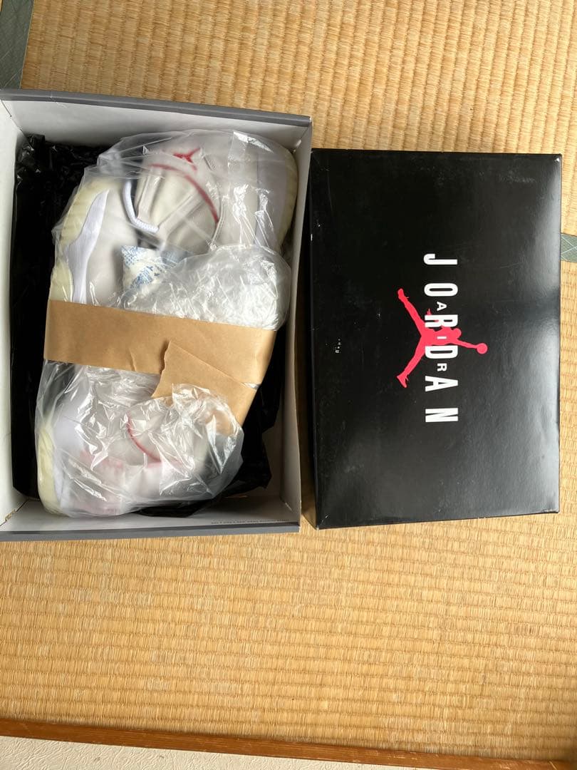 新品ナイキ エアジョーダン11 レトロ プラチナム ティント　28.0