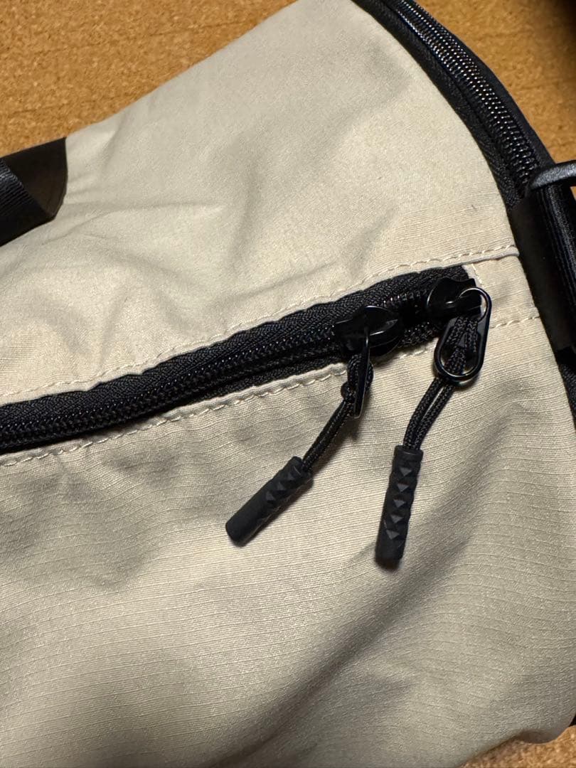JONES ジョーンズ　ダッフルバッグ