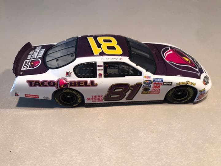 NASCAR 1/24 ACTION ♯81 TACO BELL