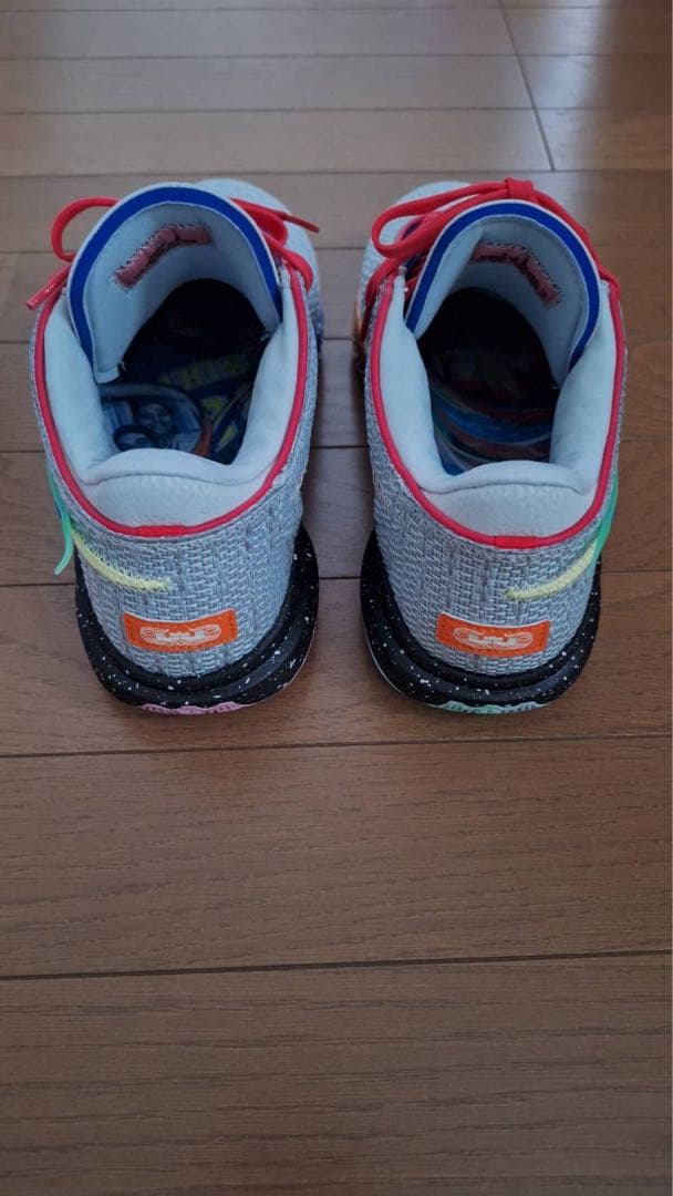 Nike バスケットボールシューズ グレー/ブルー/レッド レブロン20