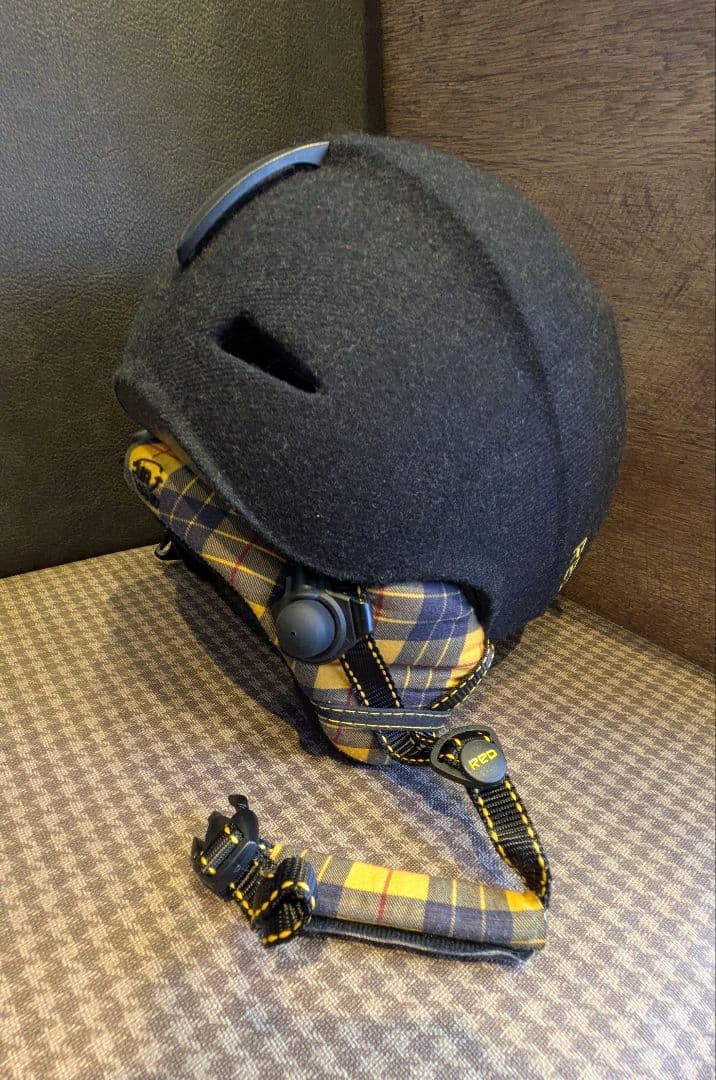 レディース BURTON RED AIR ヘルメット チャコールグレー/チェック
