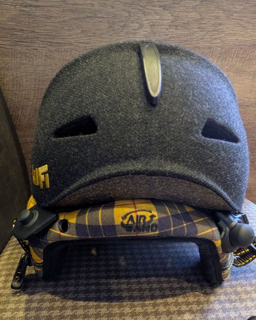 レディース BURTON RED AIR ヘルメット チャコールグレー/チェック