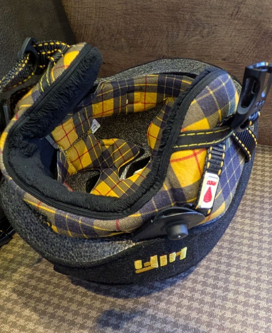 レディース BURTON RED AIR ヘルメット チャコールグレー/チェック