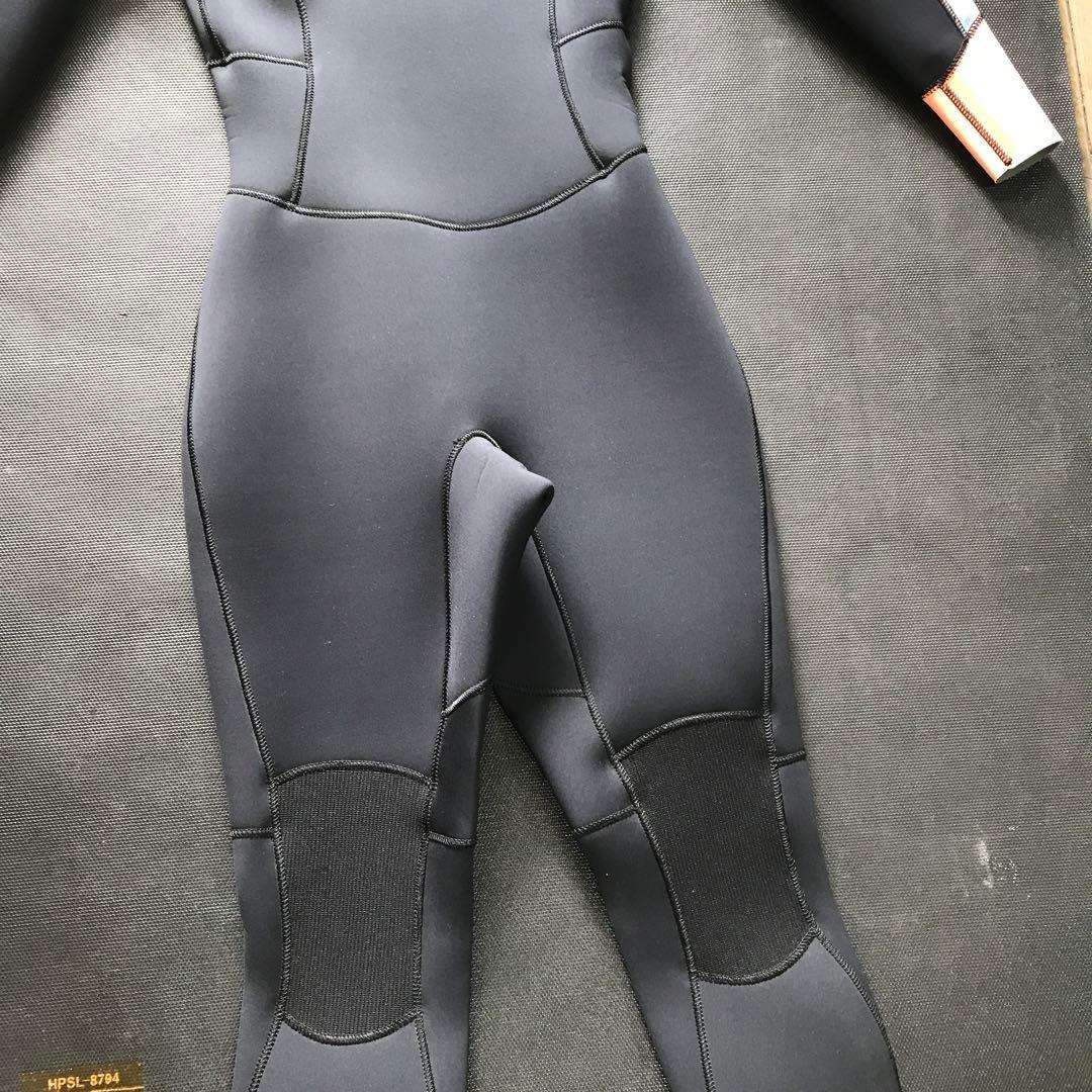 ROXY フルスーツ ブラック/フラワーMサイズ 新品タグ付き定価¥42,900