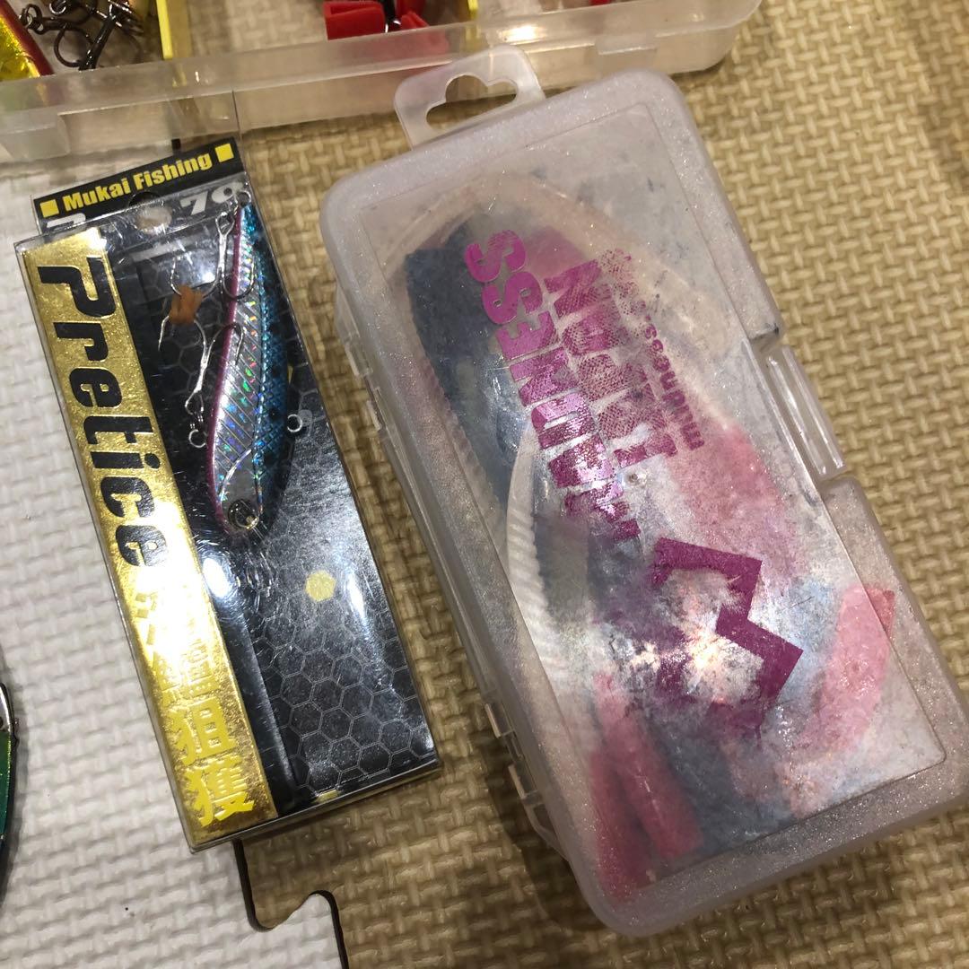 【まとめ売り】シーバスルアー93個　専用バッグ　フィッシュグリップ　ワームケース
