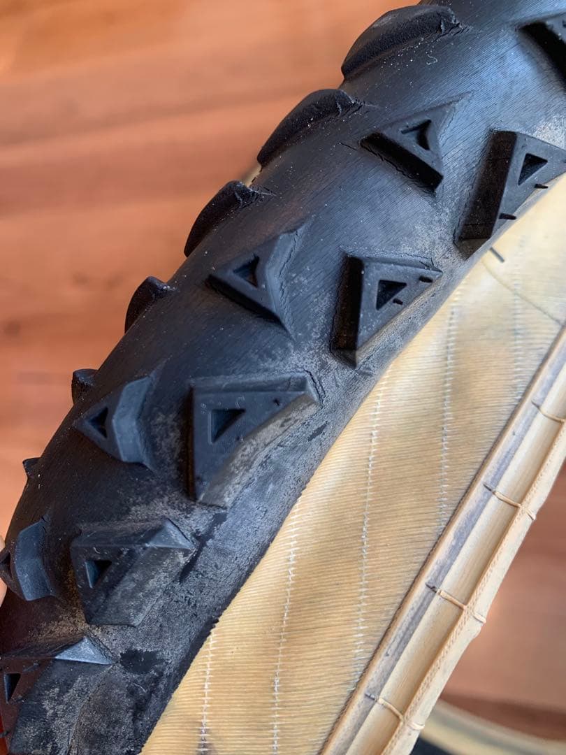 ULTRADYNAMICO MARS 26×2.2?? タイヤ