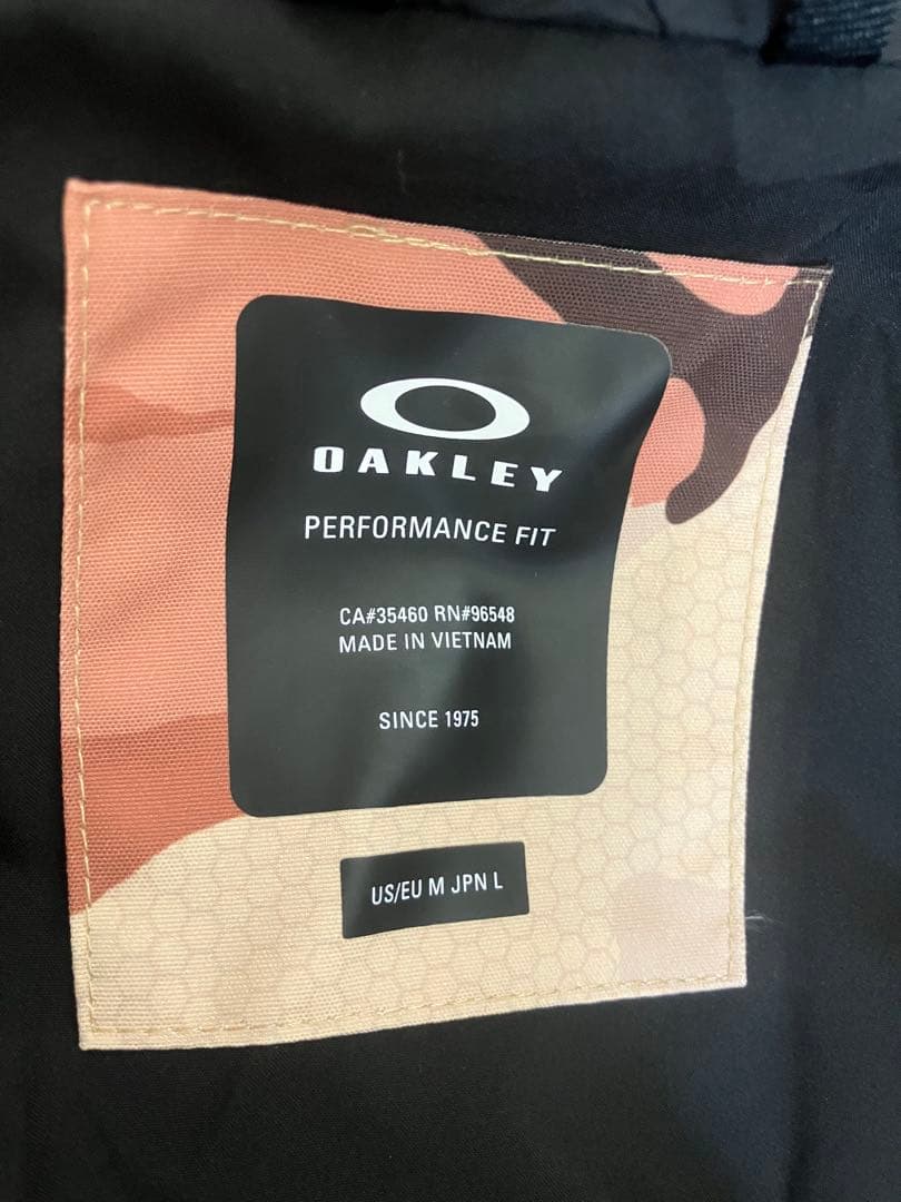OAKLEY 迷彩柄　スノボーウェア