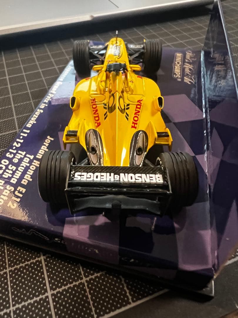 1/43ジョーダンホンダ EJ12 佐藤琢磨　鈴鹿サーキット限定パッケージ青箱