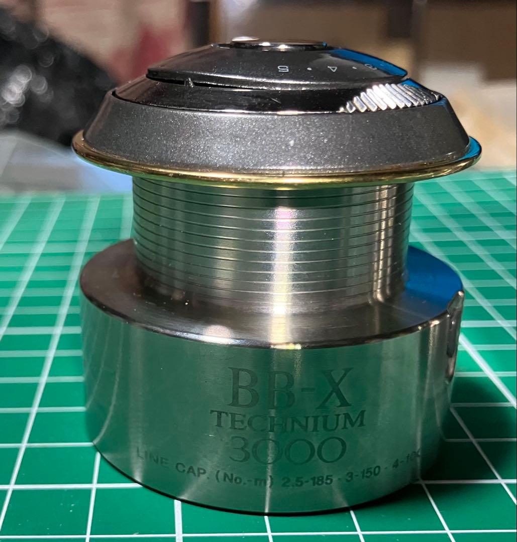 シマノ、ＢＢーＸ　TＥＣＨＮIＵＭ　３０００スプール美品、