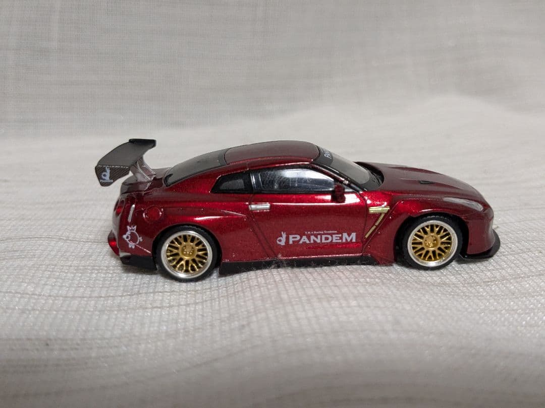 miniGT 日産　GT-R PANDEM Lava Red