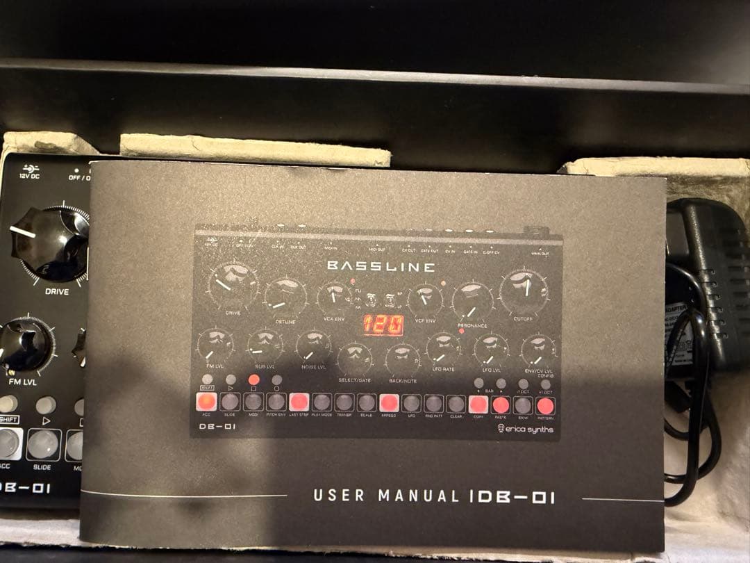 Erica Synth Bassline db-1 シンセサイザー　303ライク