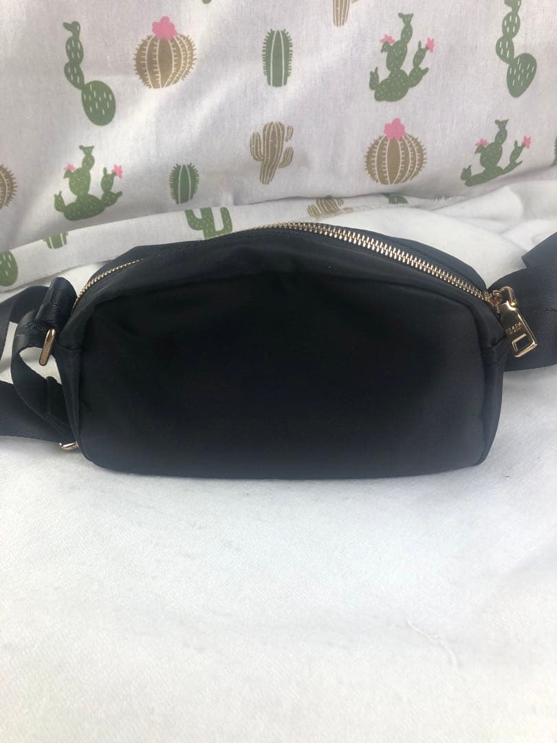 PRADA ブラック ショルダーバッグ ナイロン ノベルティ ブラック a1