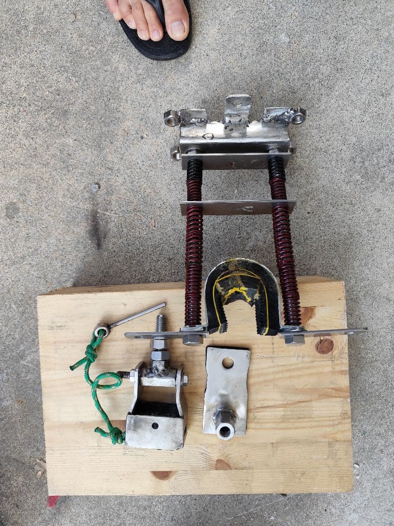 クエ　竿立て　ダイコー、尖閣　板バネ