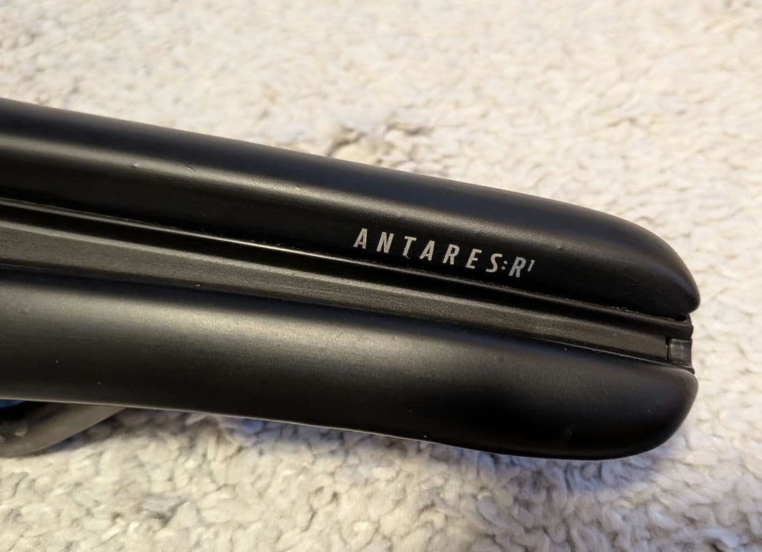 フィジーク ANTARES VERSUS EVO R1 カーボンレール