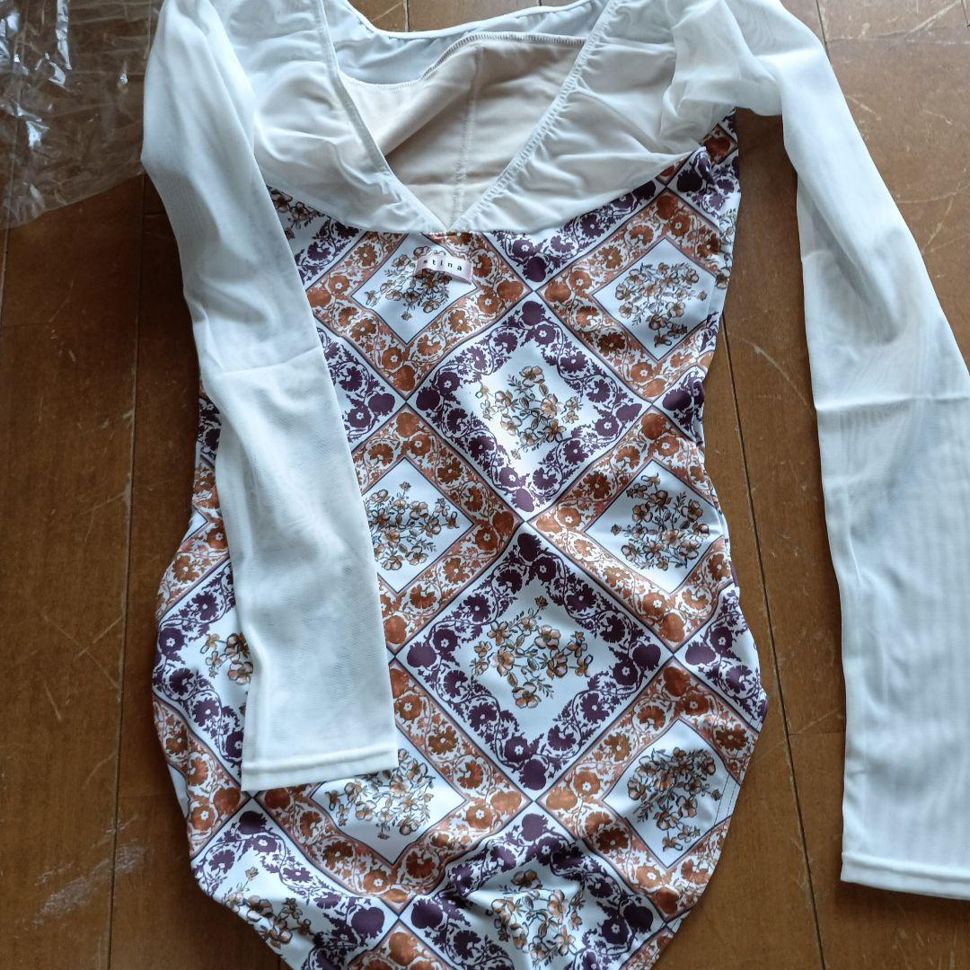 新品StinaレオタードＭサイズ