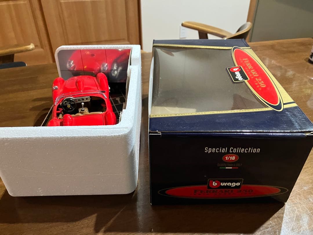 burago Ferrari テストロッサ 250 1/18 特別コレクション