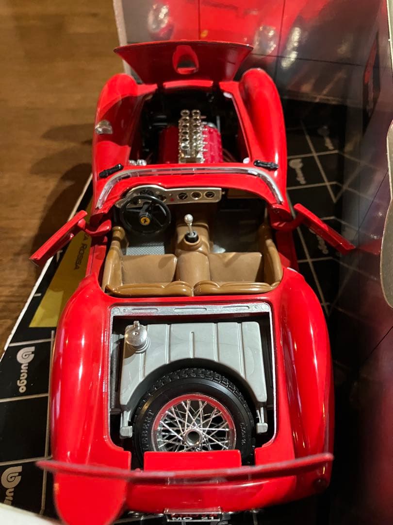 burago Ferrari テストロッサ 250 1/18 特別コレクション
